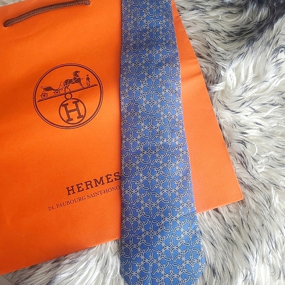 Hermes Necktie 👔 and 2 more - Picture 4 of 9